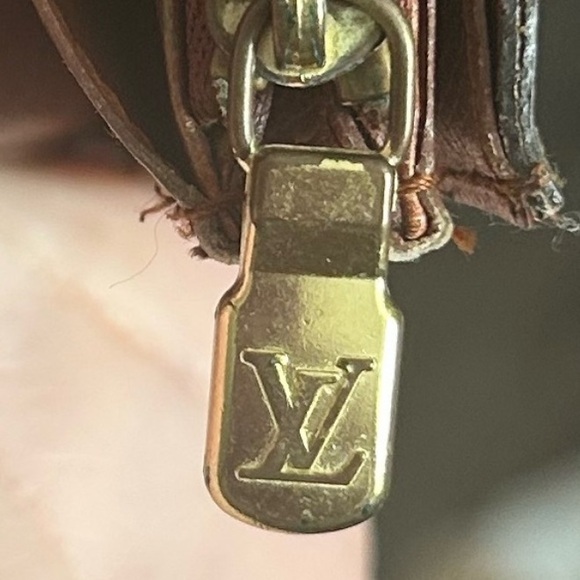 Louis Vuitton 1989 Monogram Sarah Snap Wallet with Gold Hardware EUC - Picture 6 of 7